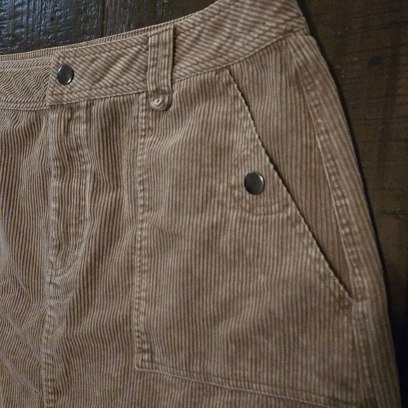 NWT Large Entro Taupe Camel Corduroy Mini Skirt Perfect For Fall - Picture 5 of 8